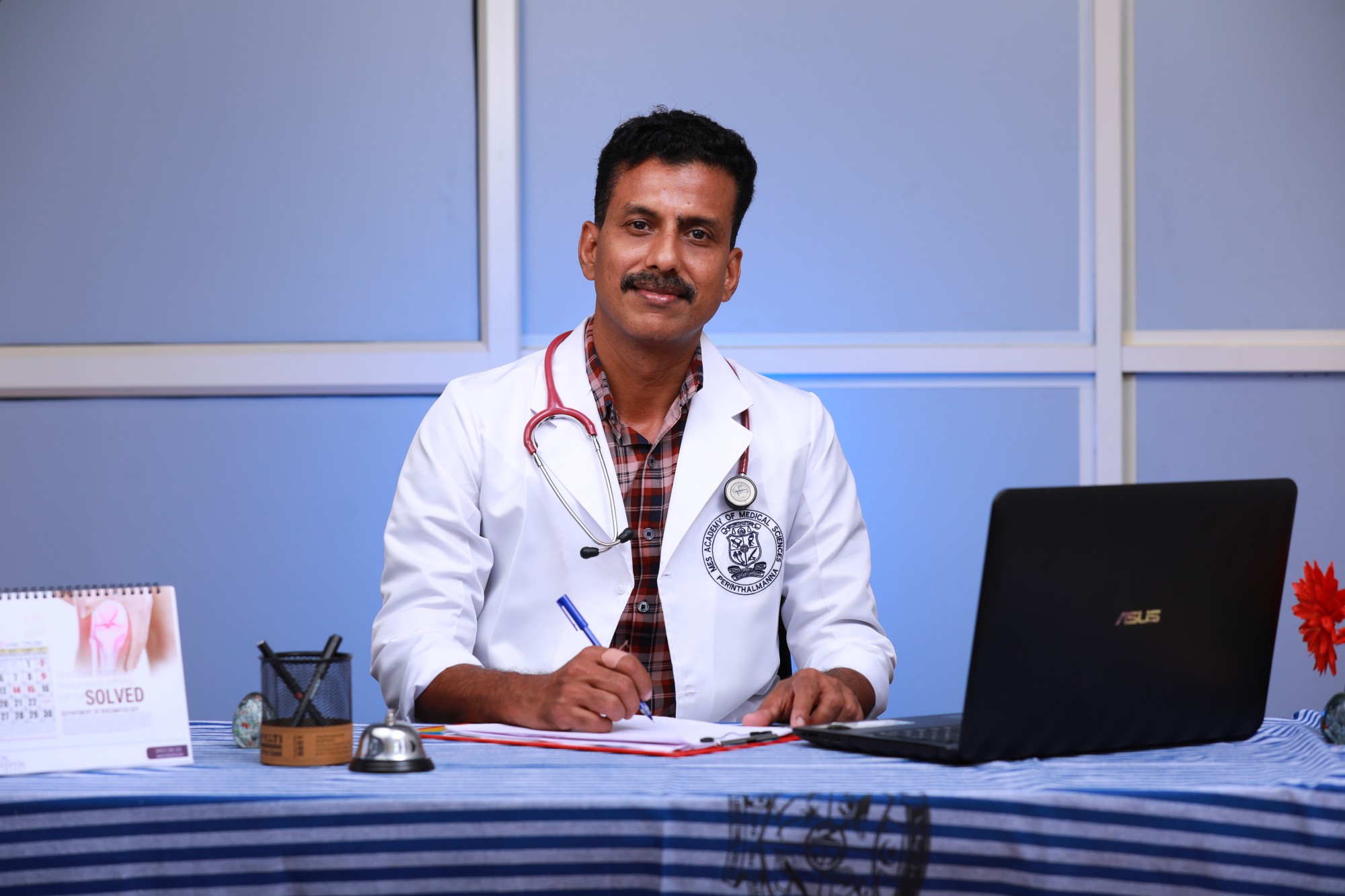 Dr Fysal N